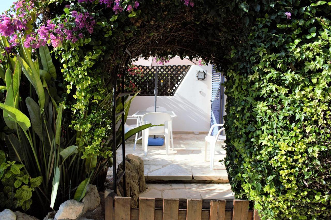 Townhouse In Paradise Gardens 파포스 외부 사진